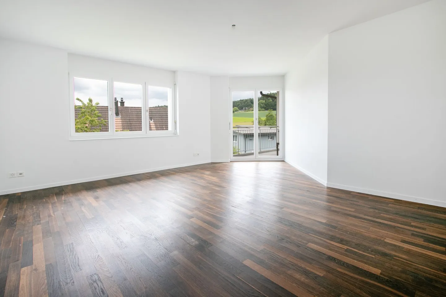Casa bifamiliare moderna e luminosa di 6,5 stanze in una posizione tranquilla con garage doppio e accesso diretto alla casa - Foto 19 di 33