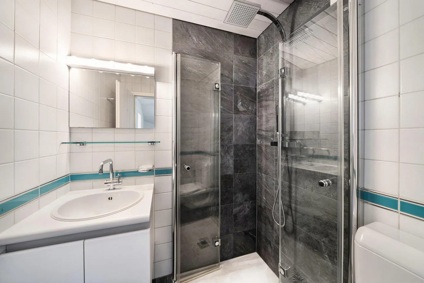 Stilvolles Reihenmittelhaus mit Seeblick - Foto 8 von 22