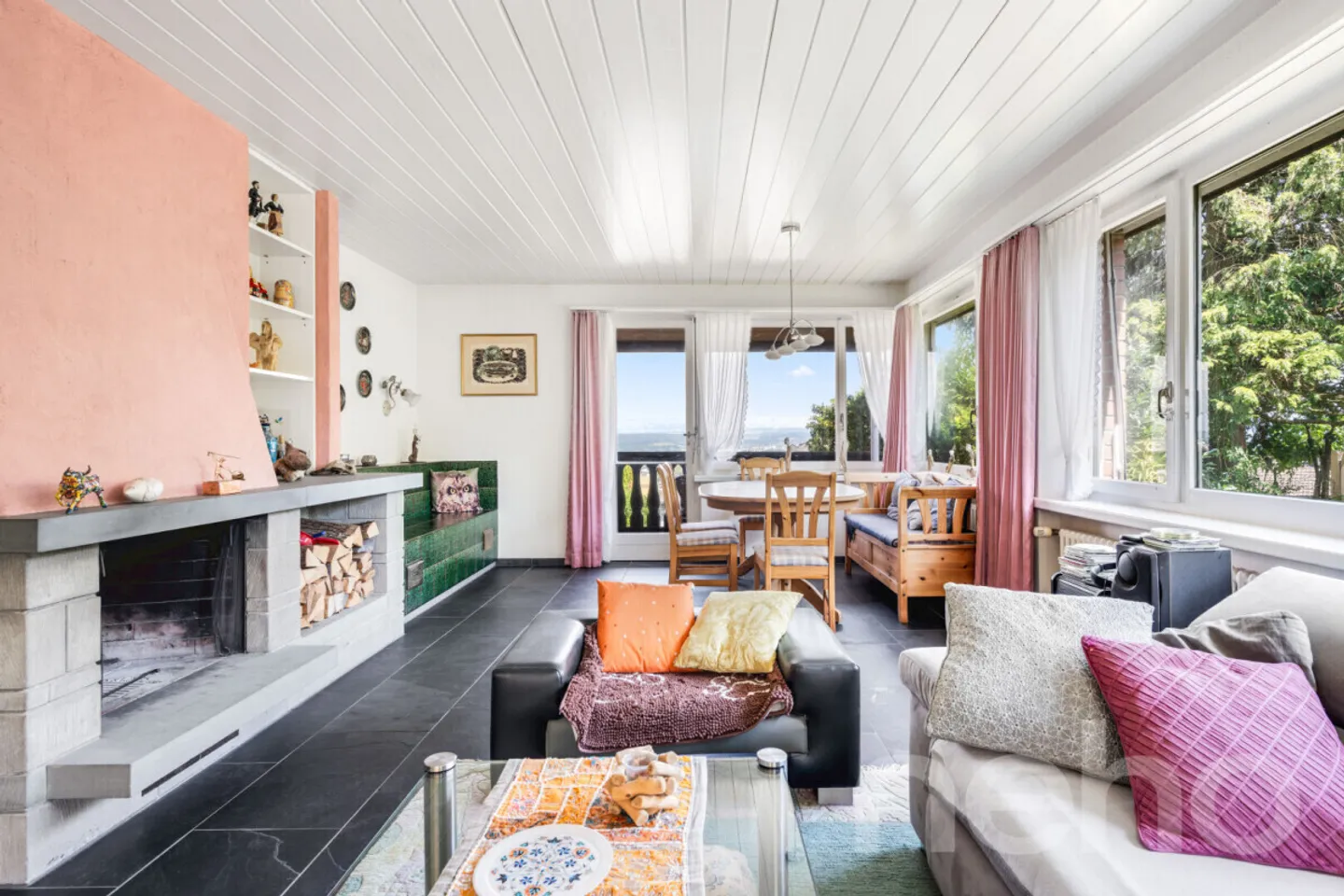 Spacious Family Home in Fällanden - Photo 3 of 12