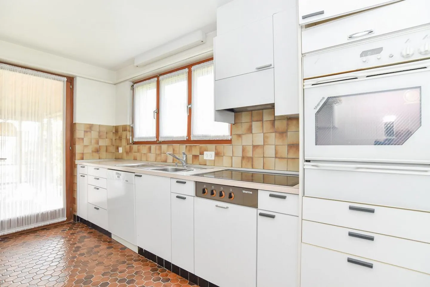 Freist. EFH, in Sackgasse gelegen, mit grossem Garten, Fläche 1'036 m2 - Foto 6 von 16