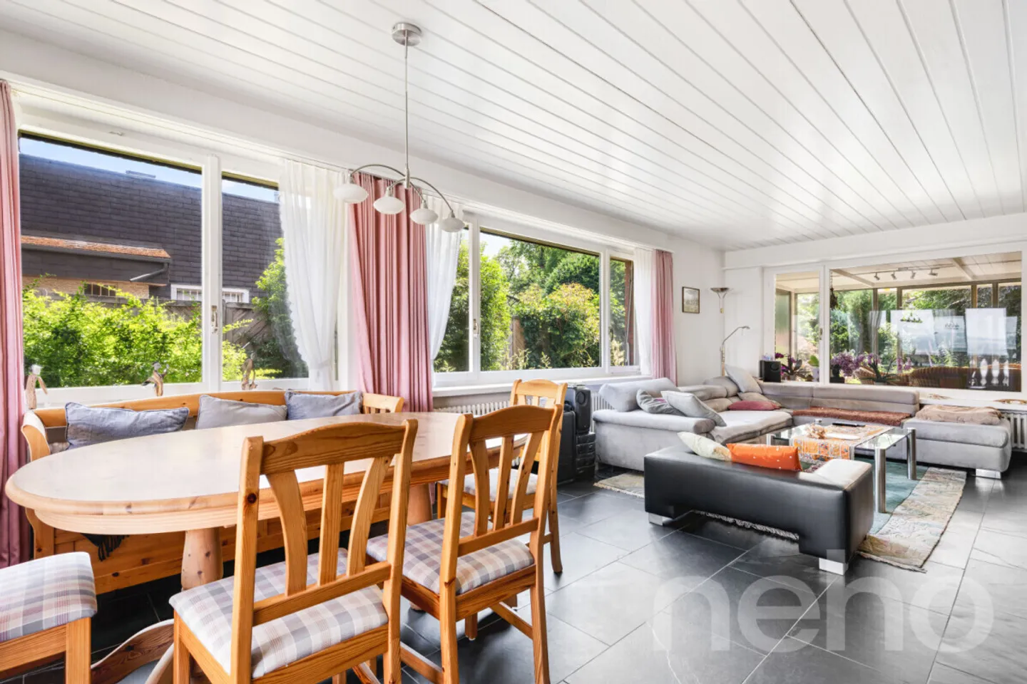 Spacious Family Home in Fällanden - Photo 4 of 12