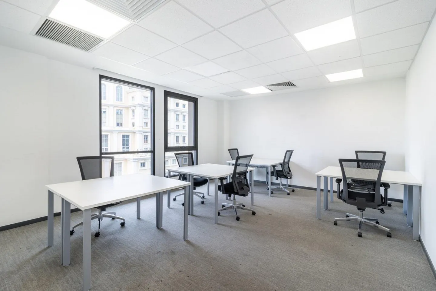 Design Office for 50 at Spaces Quai de l'Ile - Photo 6 of 12