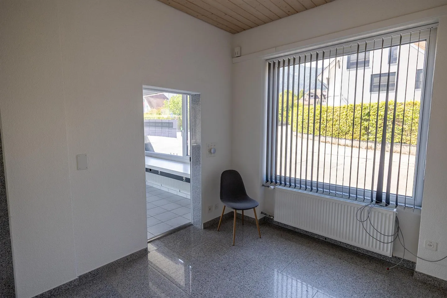 Espace commercial / Bureau / Cabinet avec vitrine et places de parking Bettlach - Photo 5 sur 16