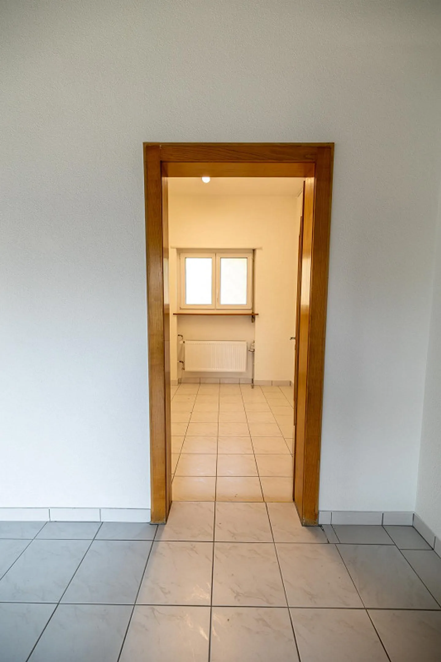 Espace commercial / Bureau / Cabinet avec vitrine et places de parking Bettlach - Photo 10 sur 16