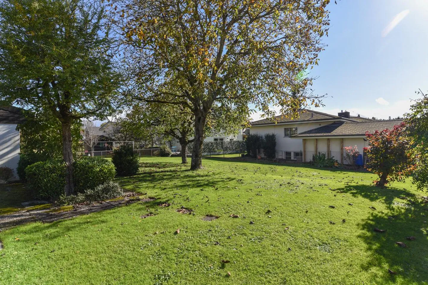 Freist. EFH, in Sackgasse gelegen, mit grossem Garten, Fläche 1'036 m2 - Foto 12 von 16