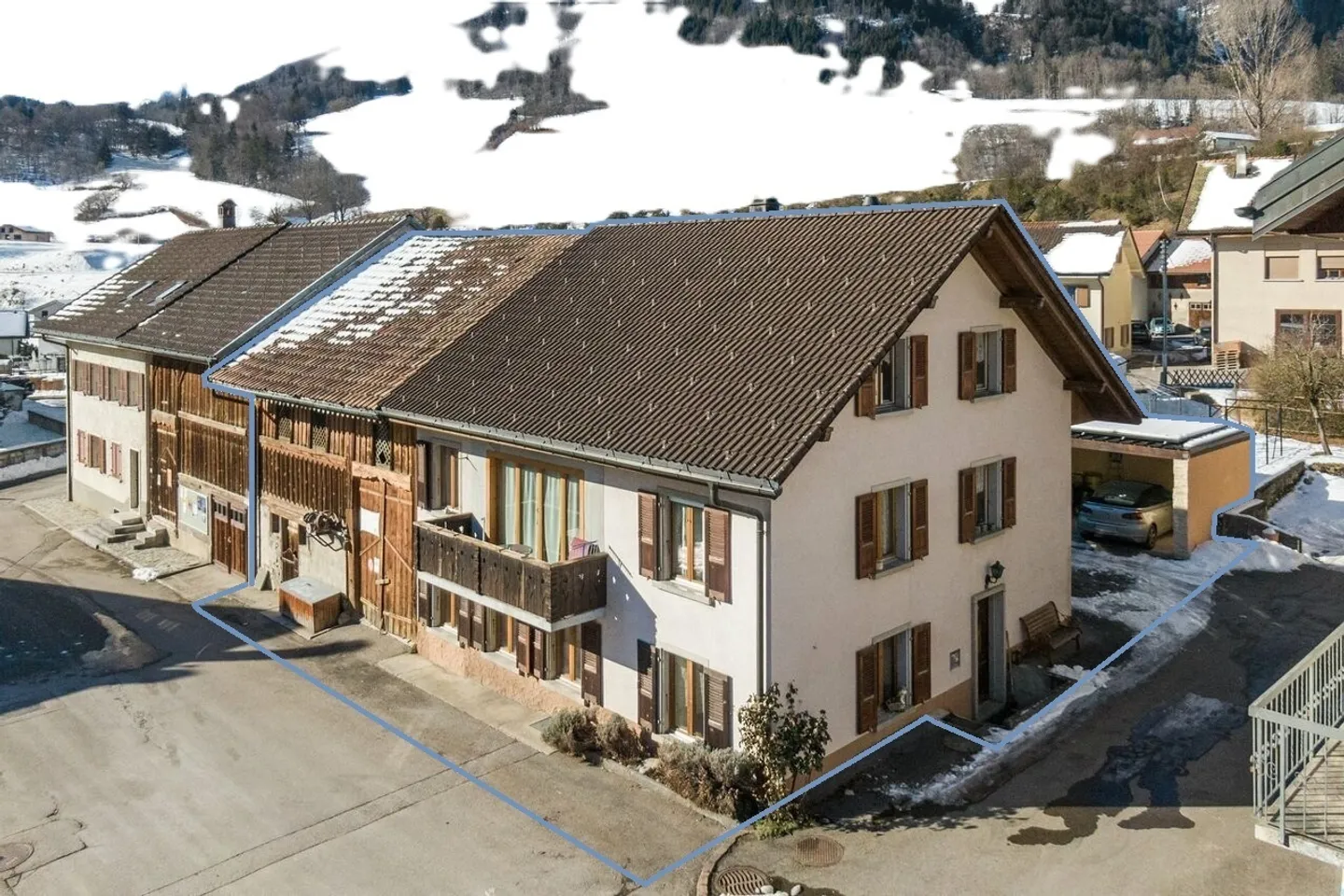 Building with two apartments and development potential - Photo 10 of 10