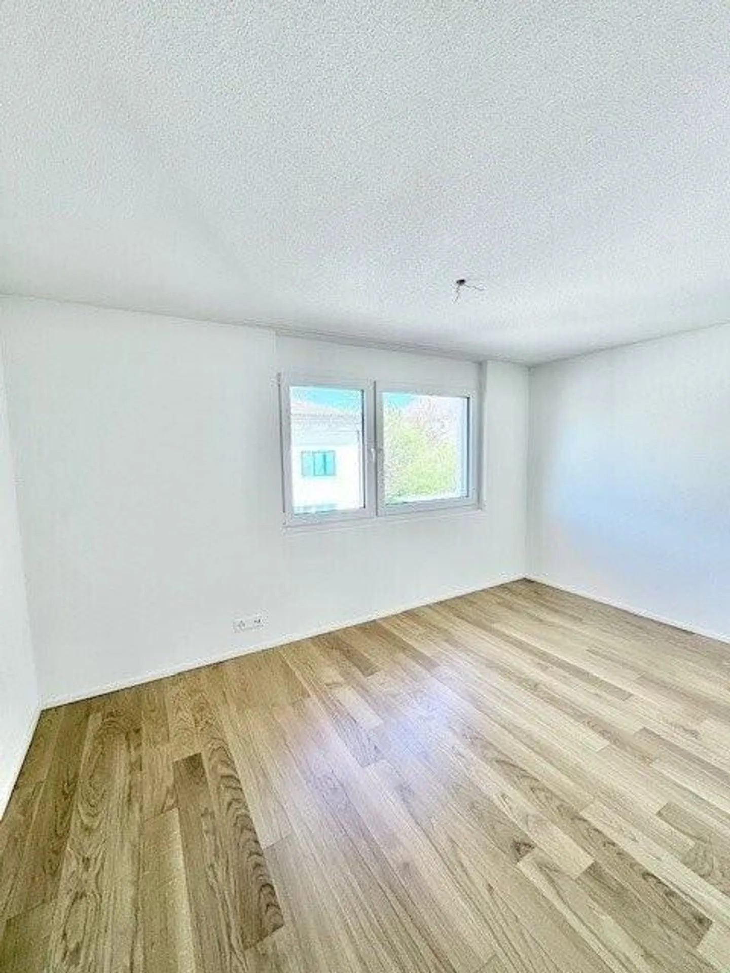 Appartement moderne dans un emplacement calme - Photo 2 sur 10