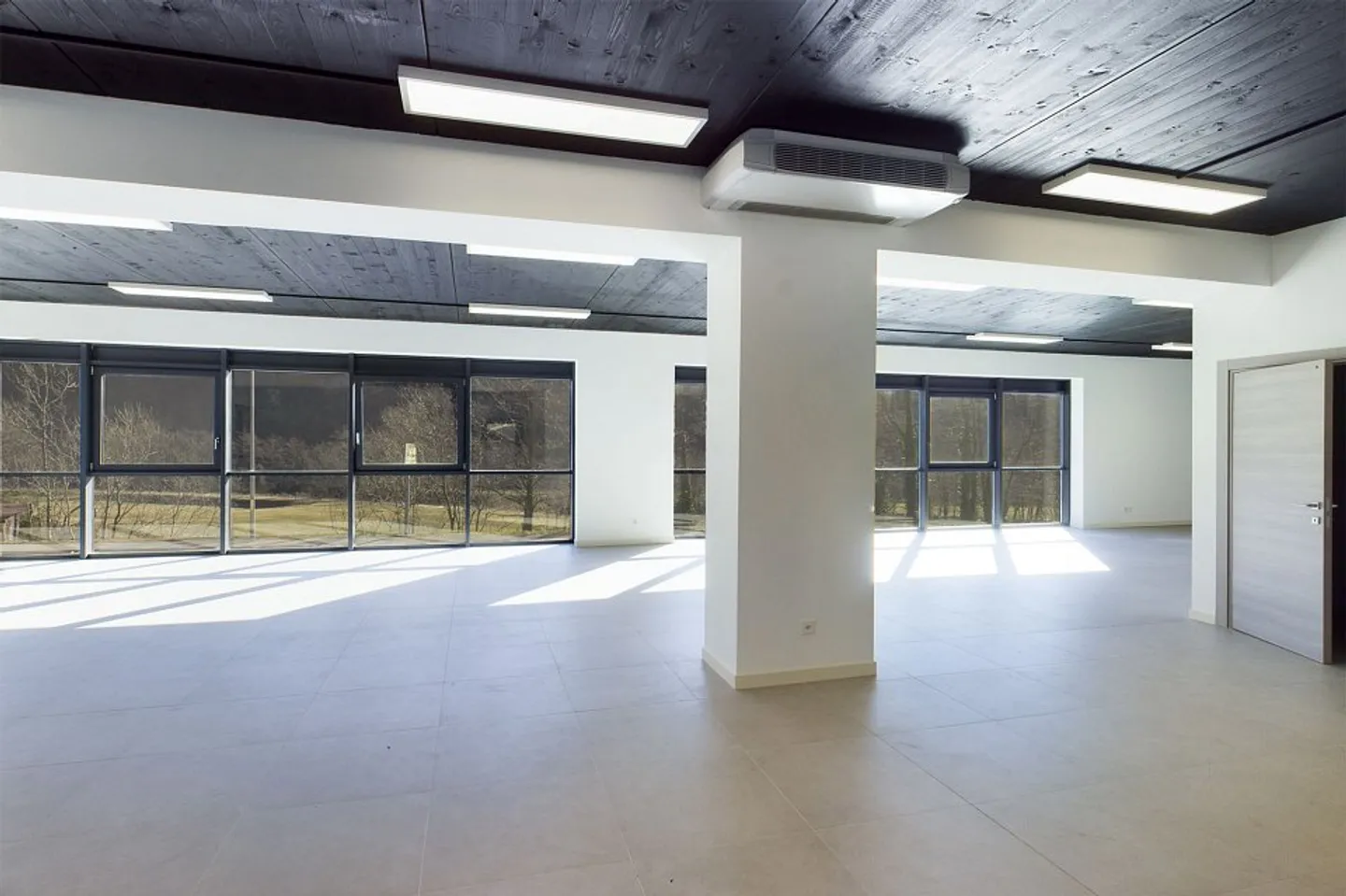 Neues Geschäftsgebäude - Foto 13 von 13