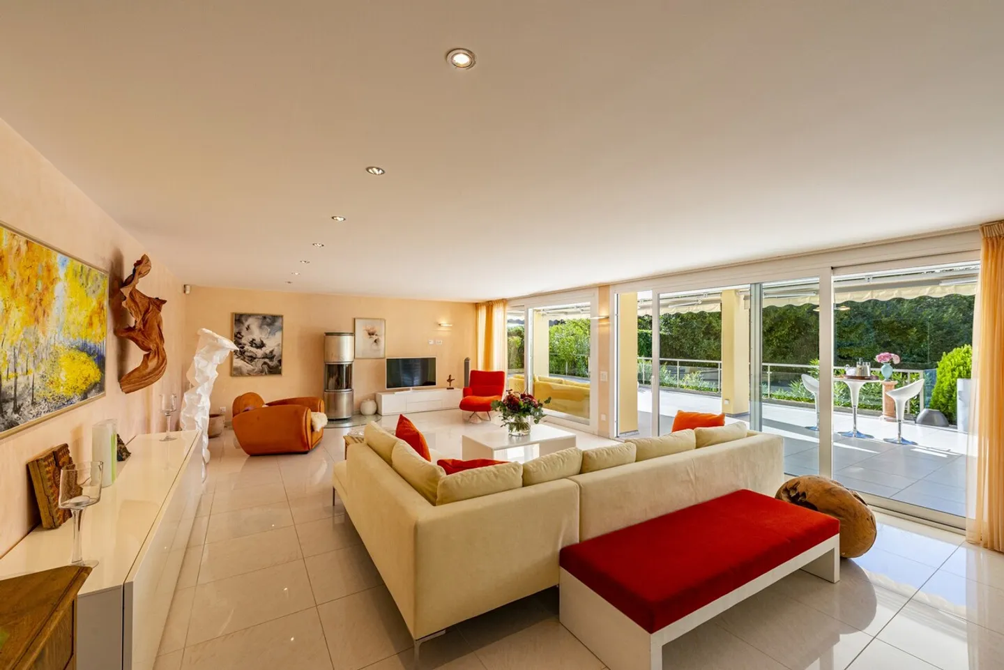 «Elegantes Apartment mit Garten- und Seeblick, nur einen Steinwurf von TASIS entfernt» - Foto 3 von 15