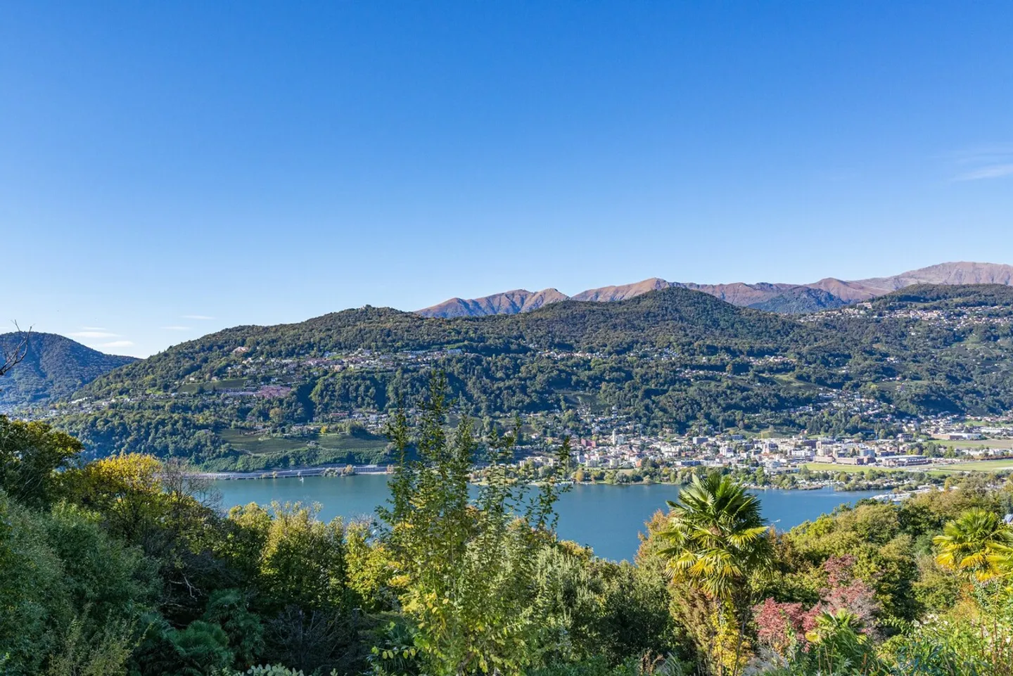 «Elegantes Apartment mit Garten- und Seeblick, nur einen Steinwurf von TASIS entfernt» - Foto 7 von 15