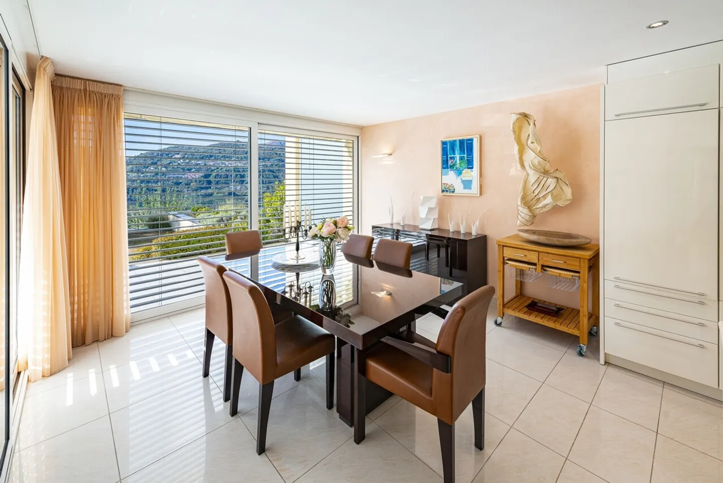 «Elegantes Apartment mit Garten- und Seeblick, nur einen Steinwurf von TASIS entfernt» - Foto 9 von 15