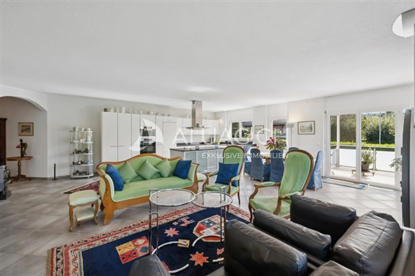 APPARTEMENT SPACIEUX AVEC VUE SUR LE LAC - Photo 10 sur 11