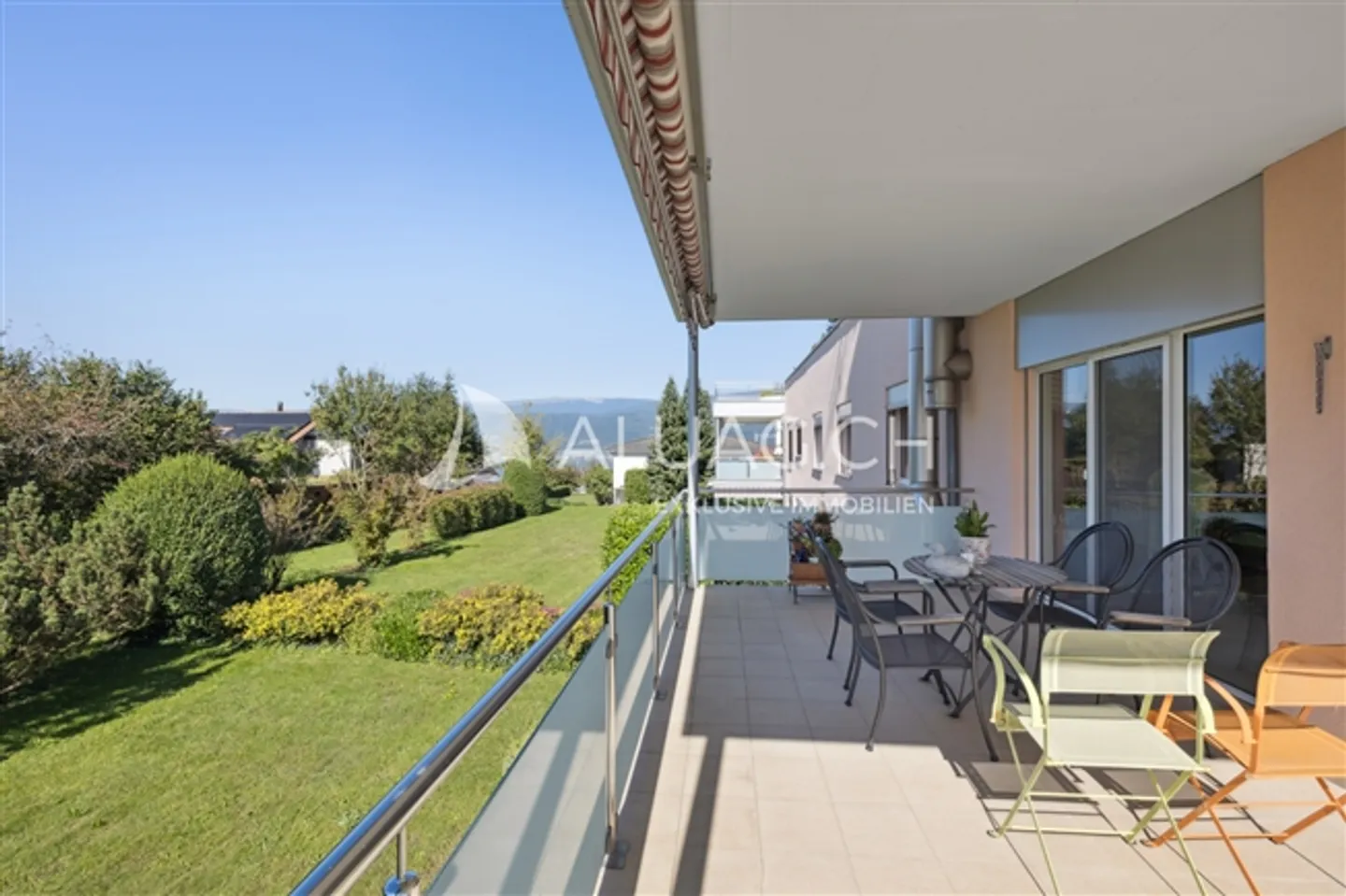 APPARTEMENT SPACIEUX AVEC VUE SUR LE LAC - Photo 11 sur 11