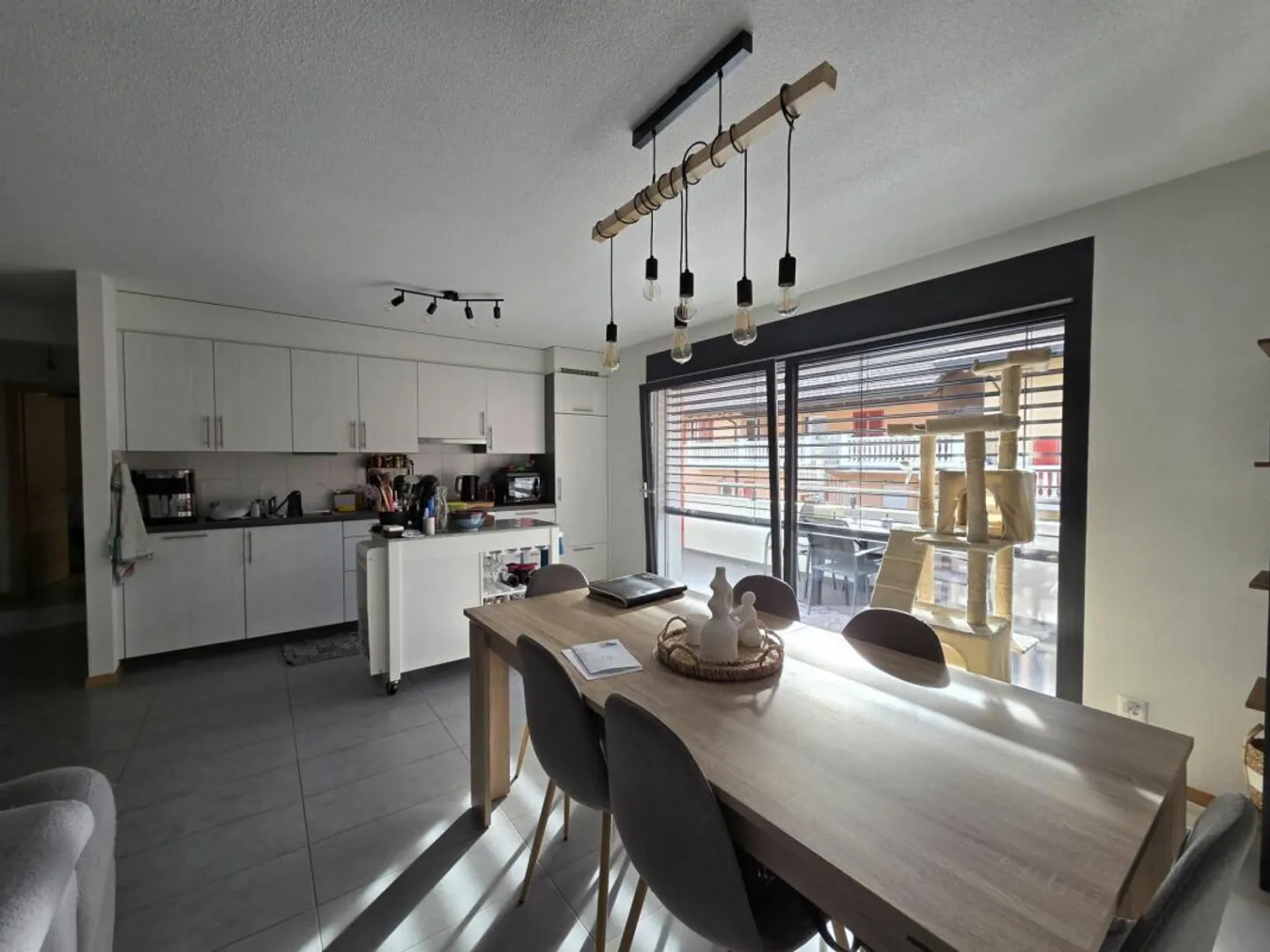 STANDING - 2.5 rooms in a small building with indoor parking space - Photo 4 of 6