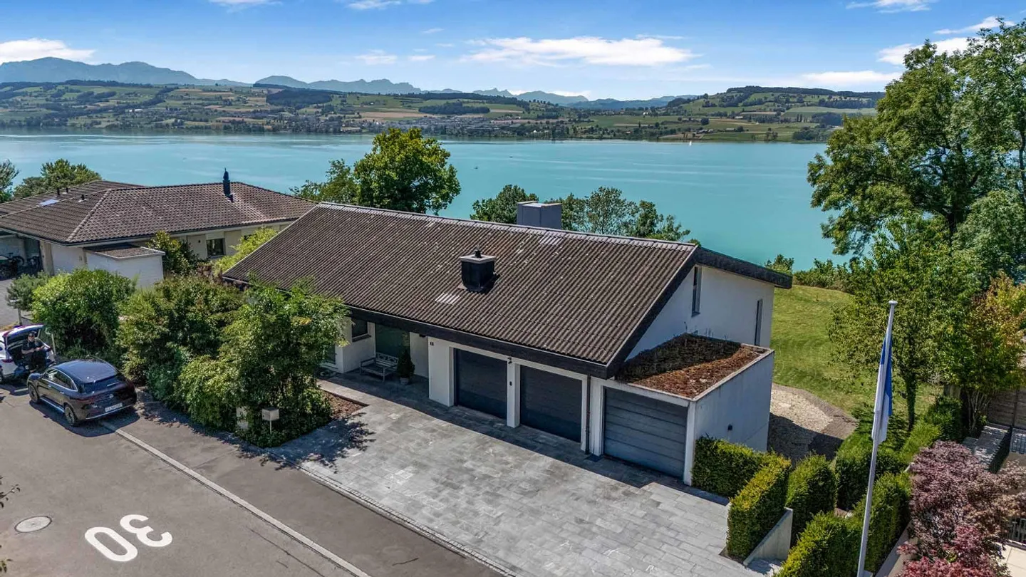 Posizione residenziale privilegiata con vista sul lago e opzioni di sviluppo versatili... - Foto 3 di 4