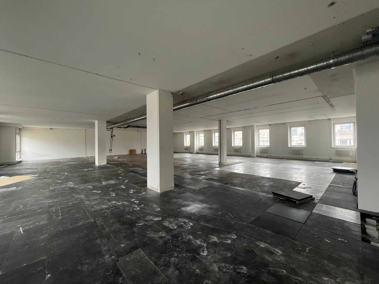 Bureau spacieux à Genève - Photo 4 sur 9