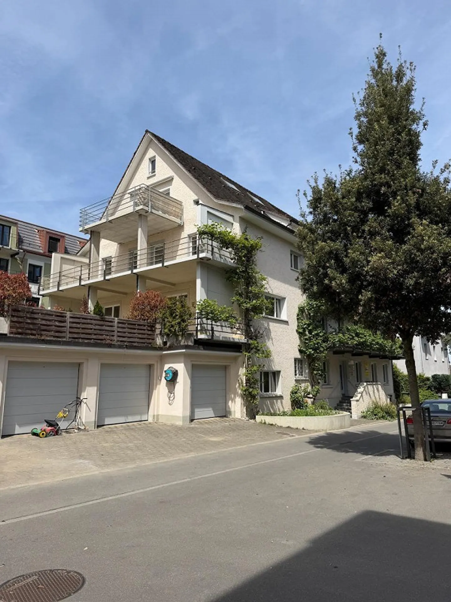 Appartement unique de 3,5 pièces en emplacement central - Photo 1 sur 8