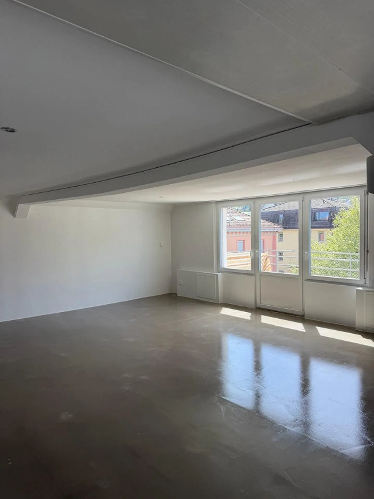 Appartement unique de 3,5 pièces en emplacement central - Photo 6 sur 8