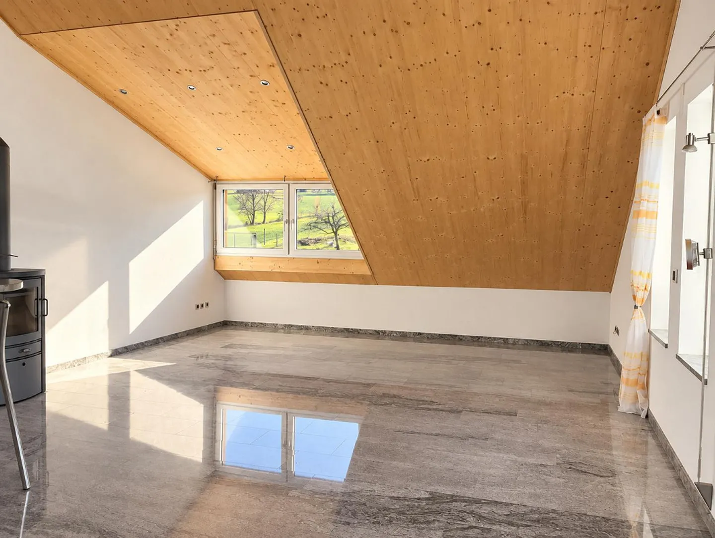 Appartement sous les combles de 3,5 pièces - Photo 5 sur 14