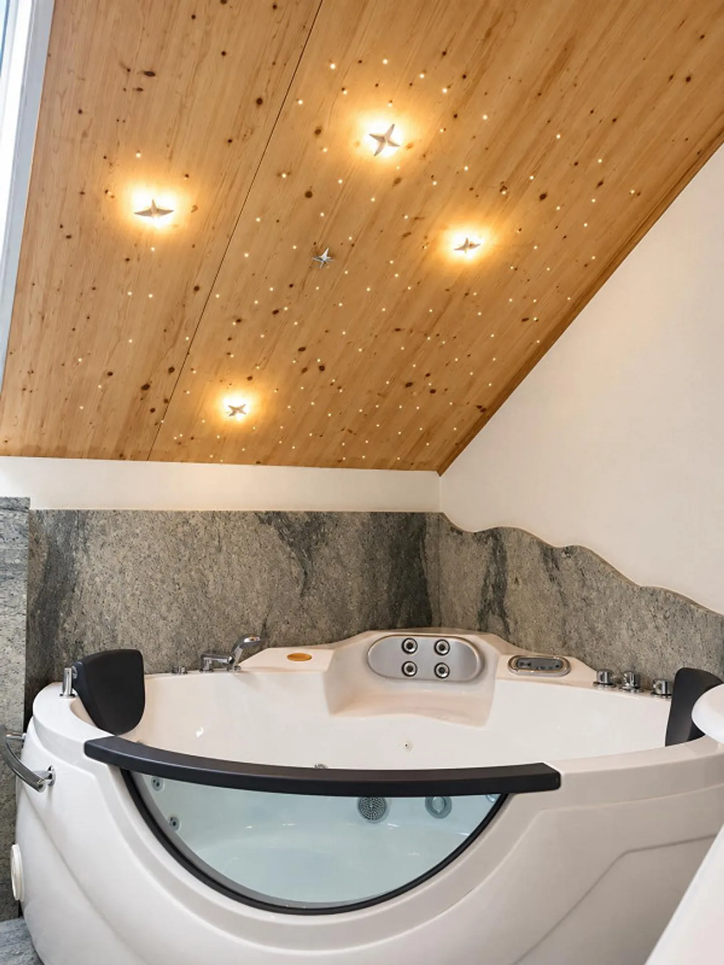 Appartement sous les combles de 3,5 pièces - Photo 12 sur 14