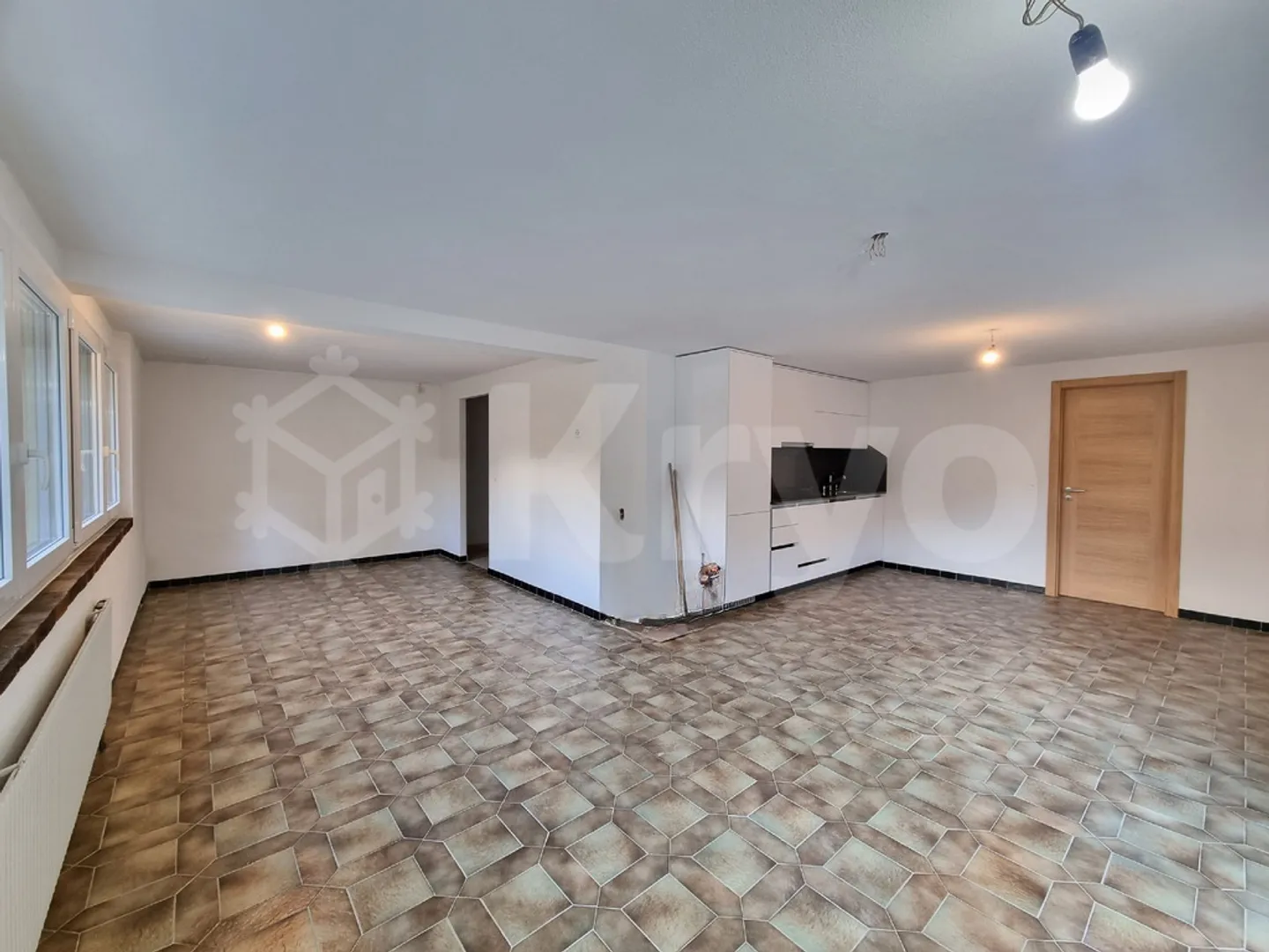 Proprietà commerciale funzionale e completamente attrezzata - Foto 2 di 8