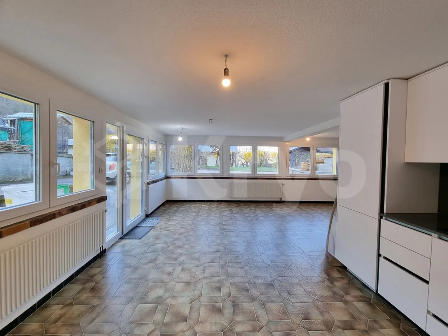 Proprietà commerciale funzionale e completamente attrezzata - Foto 3 di 8