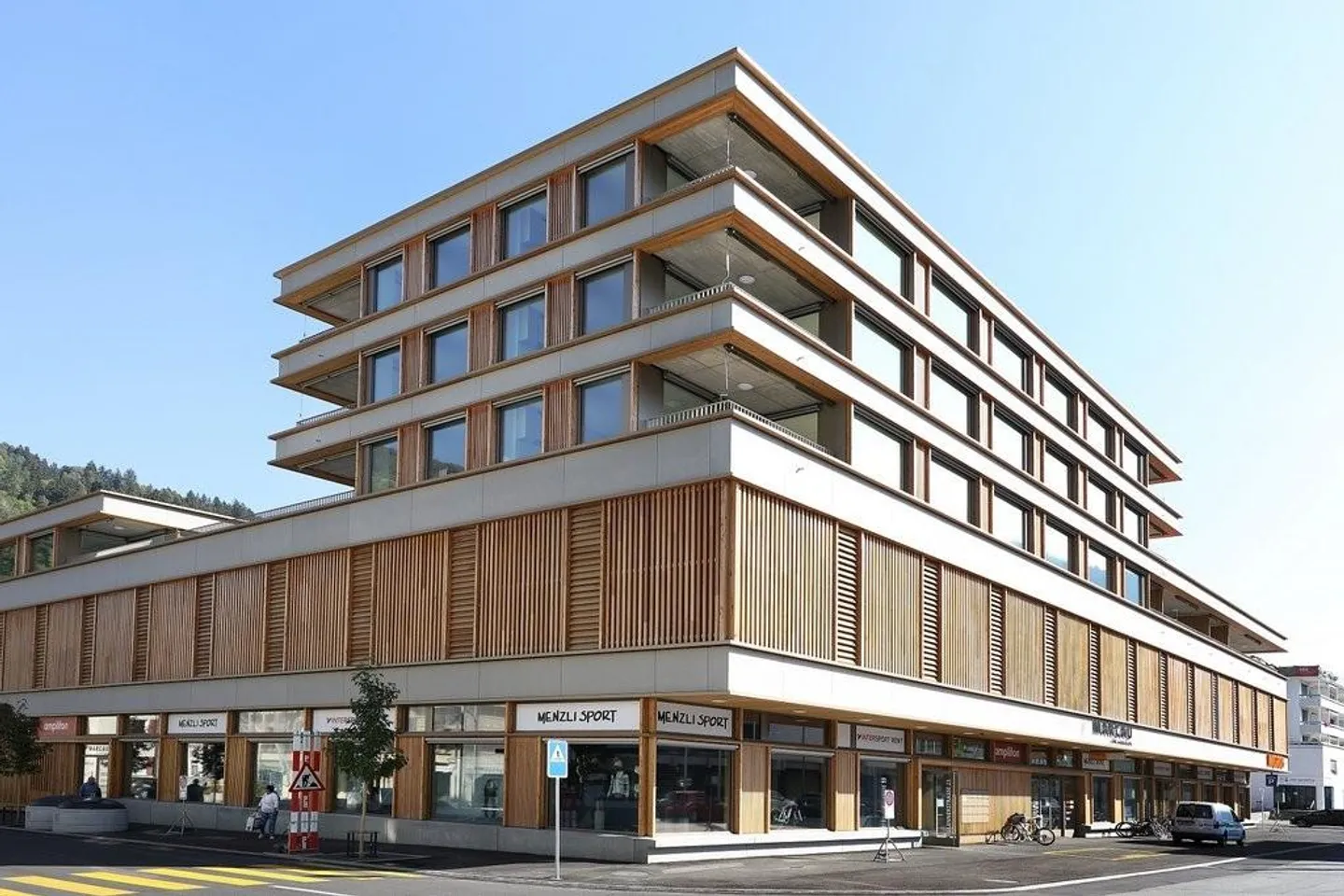 Timeless 3.5 room apartment for rent in Ilanz! - Photo 1 of 8