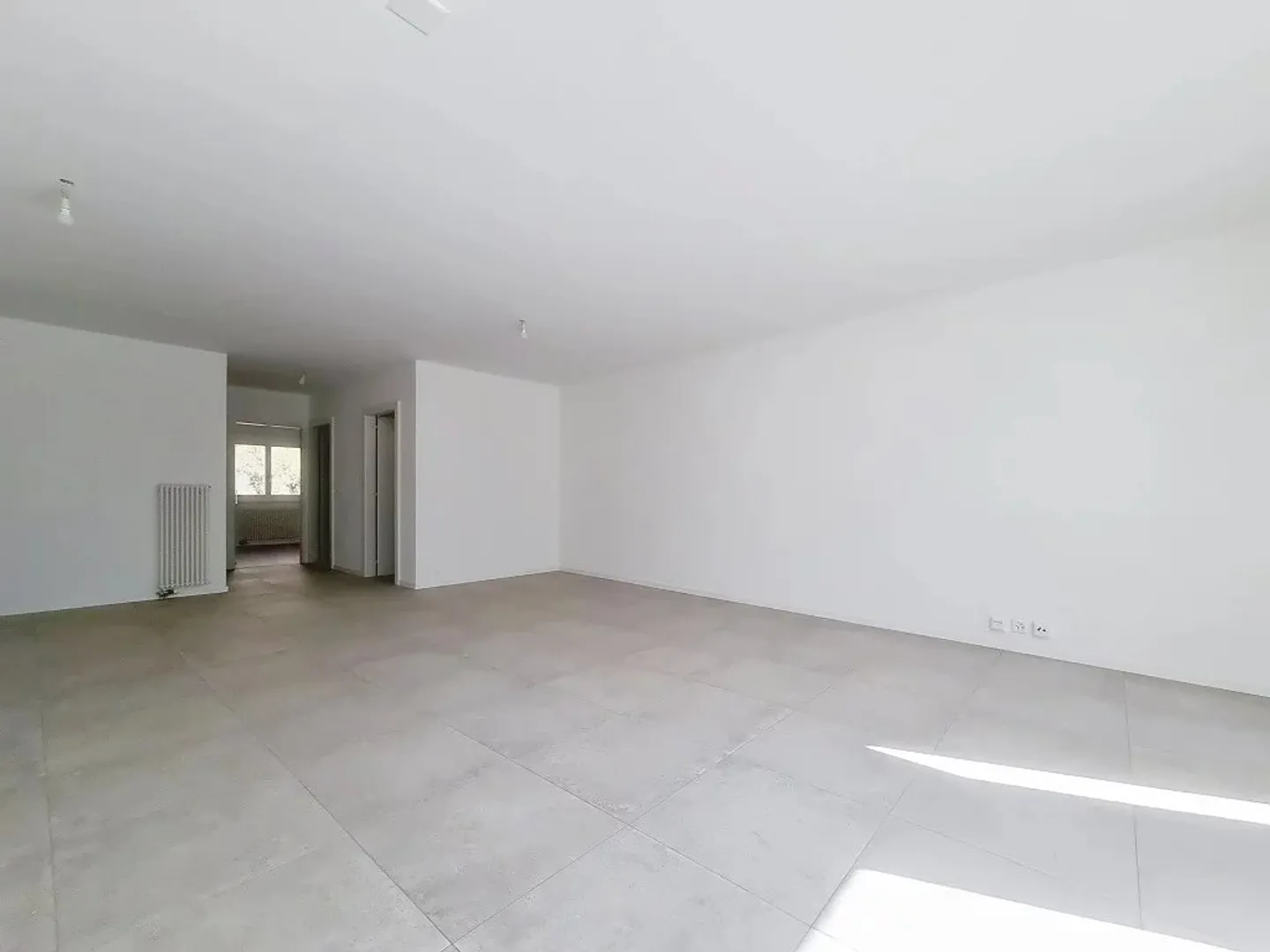 In affitto - Spazioso appartamento ristrutturato di 4.5 locali - Foto 2 di 10