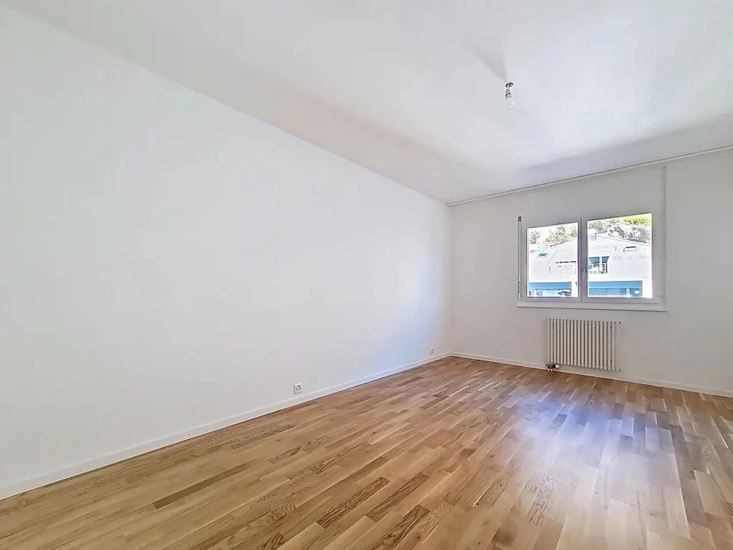 In affitto - Spazioso appartamento ristrutturato di 4.5 locali - Foto 3 di 10