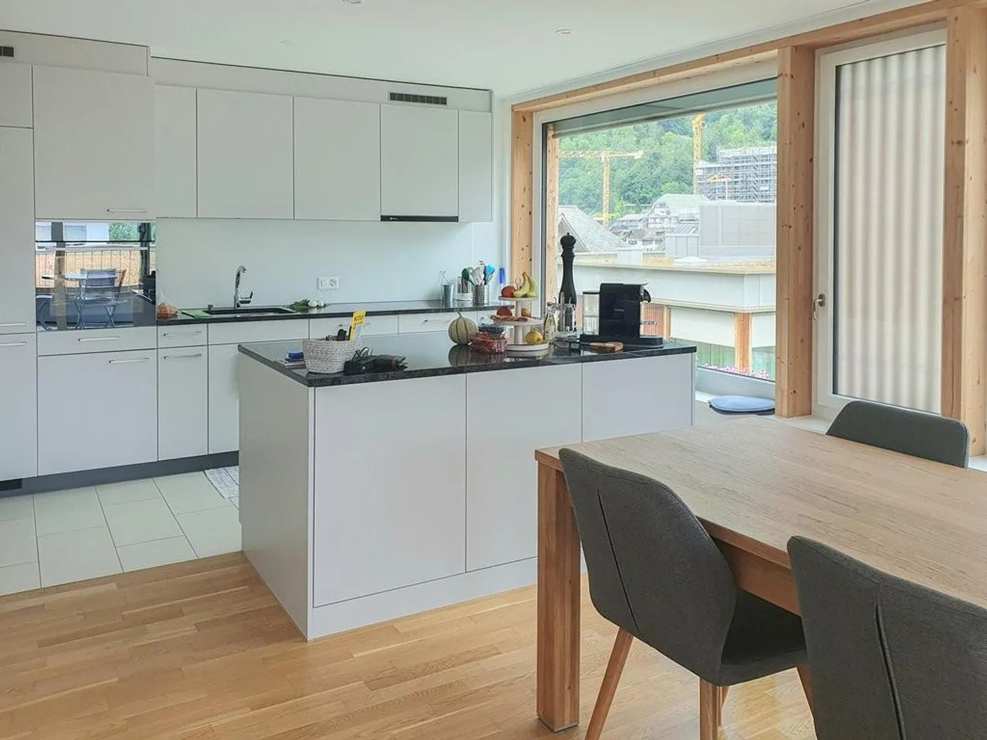 Timeless 3.5 room apartment for rent in Ilanz! - Photo 3 of 8