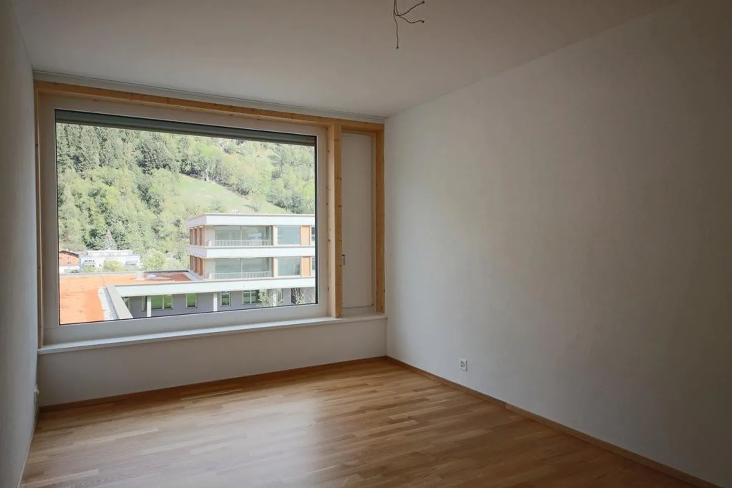 Timeless 3.5 room apartment for rent in Ilanz! - Photo 4 of 8