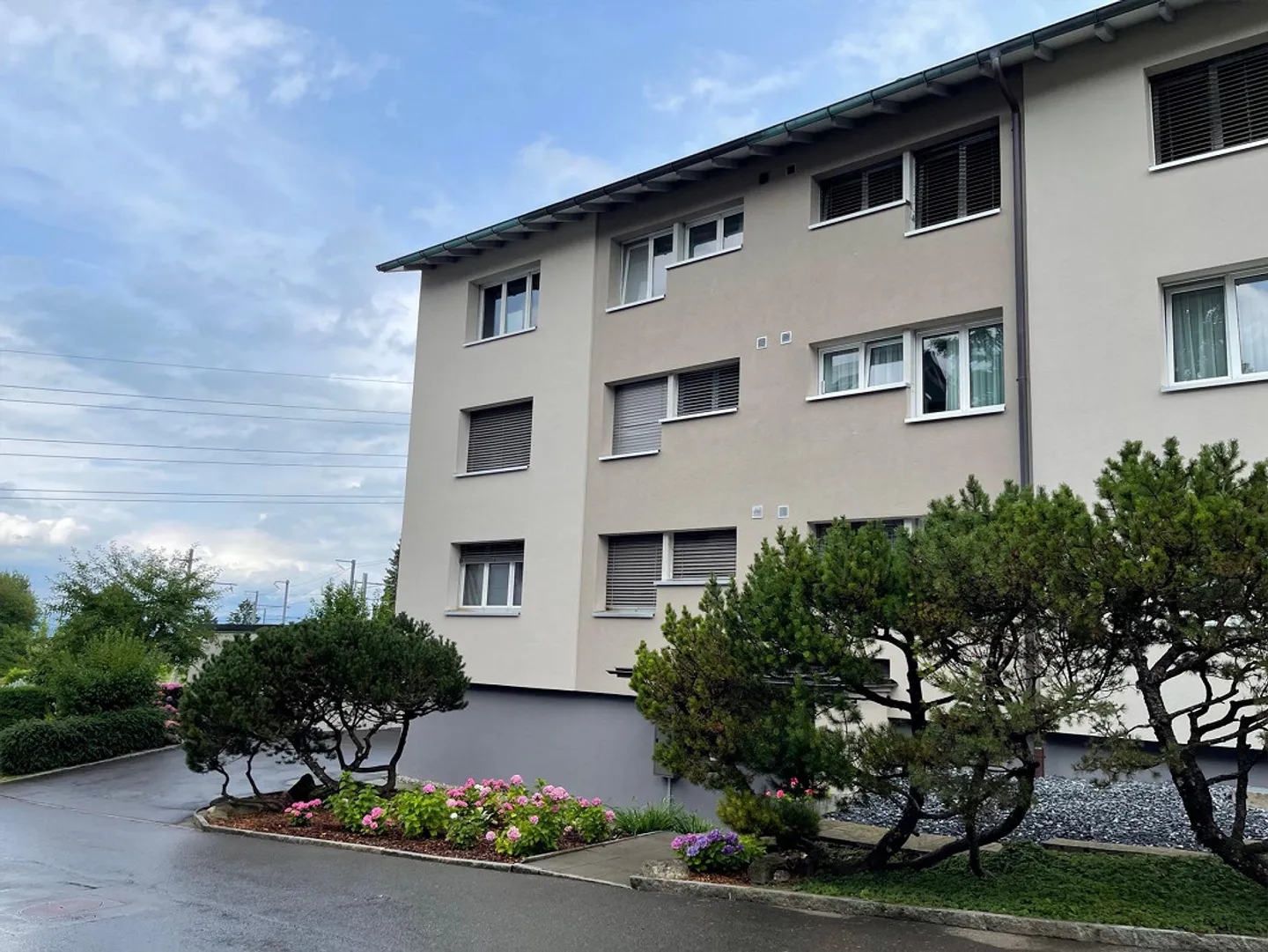 4 Room Apartment with a View of the Green - Photo 1 of 12
