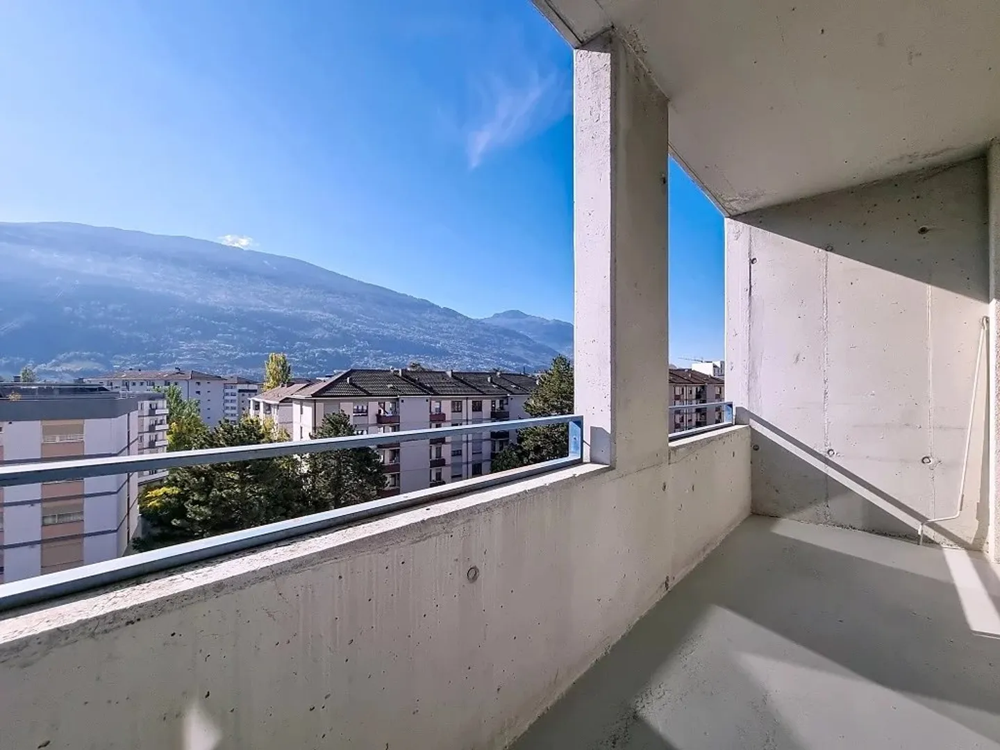 In affitto - Spazioso appartamento ristrutturato di 4.5 locali - Foto 10 di 10