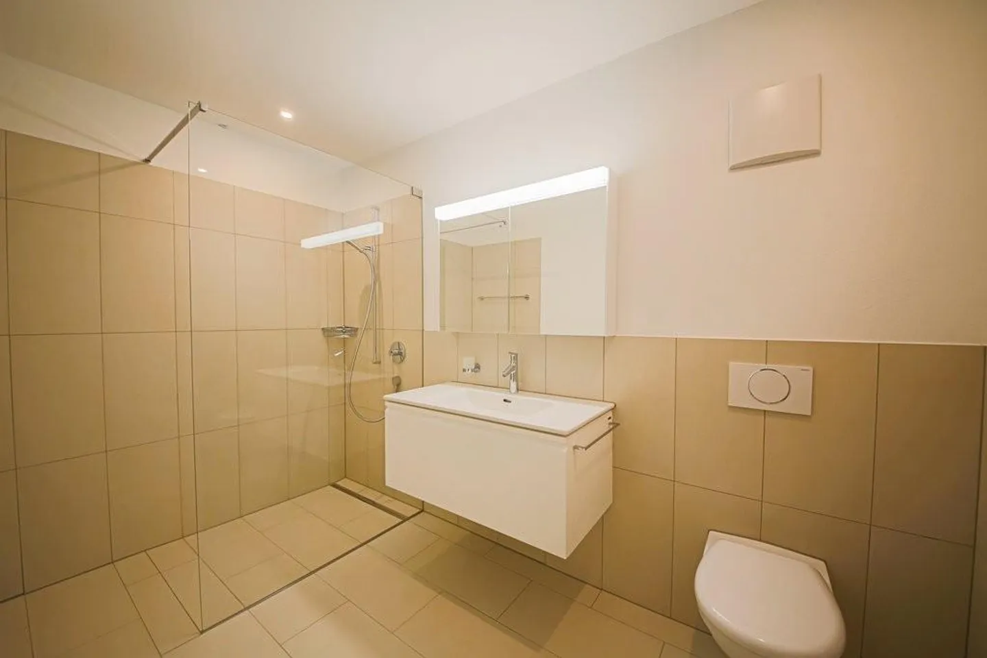 Timeless 3.5 room apartment for rent in Ilanz! - Photo 6 of 8