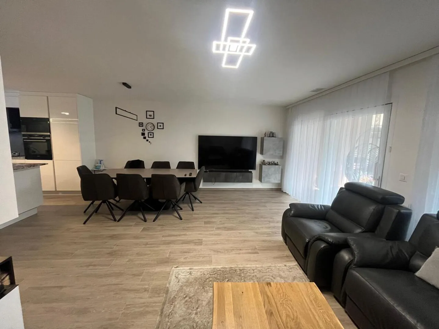 Villa Moderna con 4,5 stanze e 131 m2 di spazio abitabile + 2 posti auto interni - Foto 5 di 15