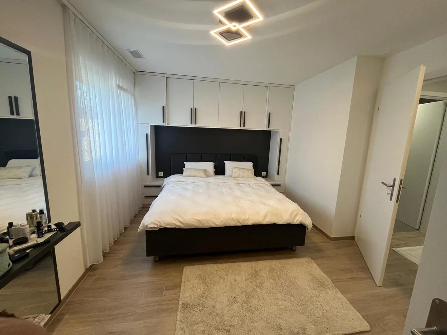 Villa Moderna con 4,5 stanze e 131 m2 di spazio abitabile + 2 posti auto interni - Foto 11 di 15