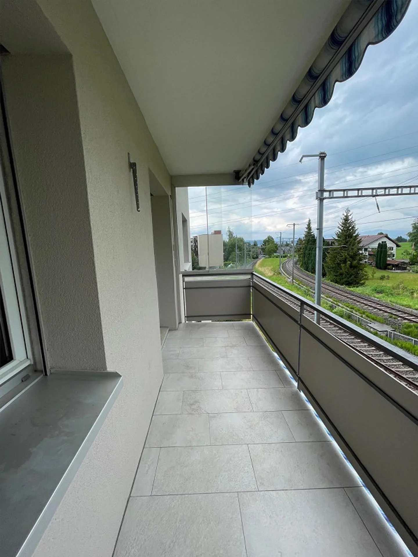 4 Room Apartment with a View of the Green - Photo 9 of 12