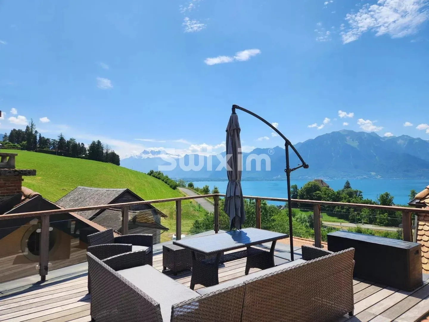 Triplex Incantevole con Vista Lago - Foto 1 di 6