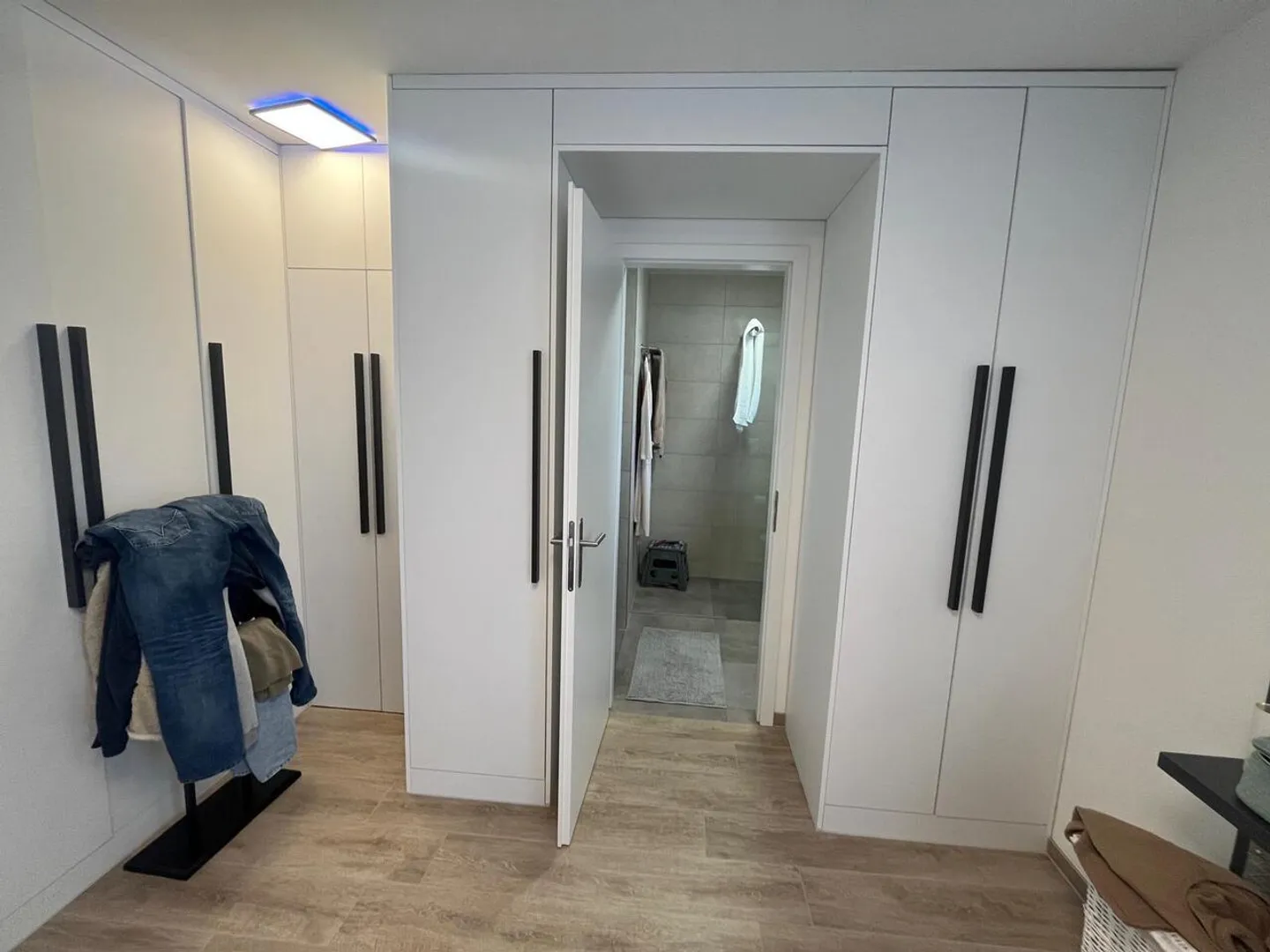 Villa Moderna con 4,5 stanze e 131 m2 di spazio abitabile + 2 posti auto interni - Foto 12 di 15