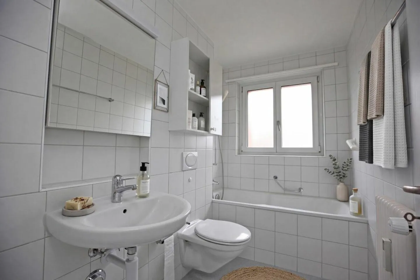 4-room apartment - freshly renovated - Photo 4 of 12