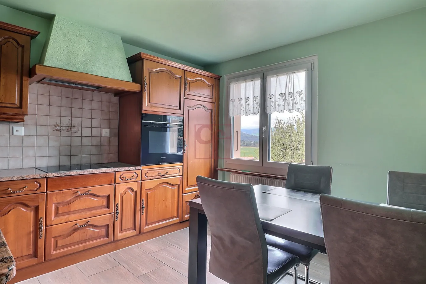 Le Pâquier - Maison familiale avec deux appartements - Photo 2 sur 12