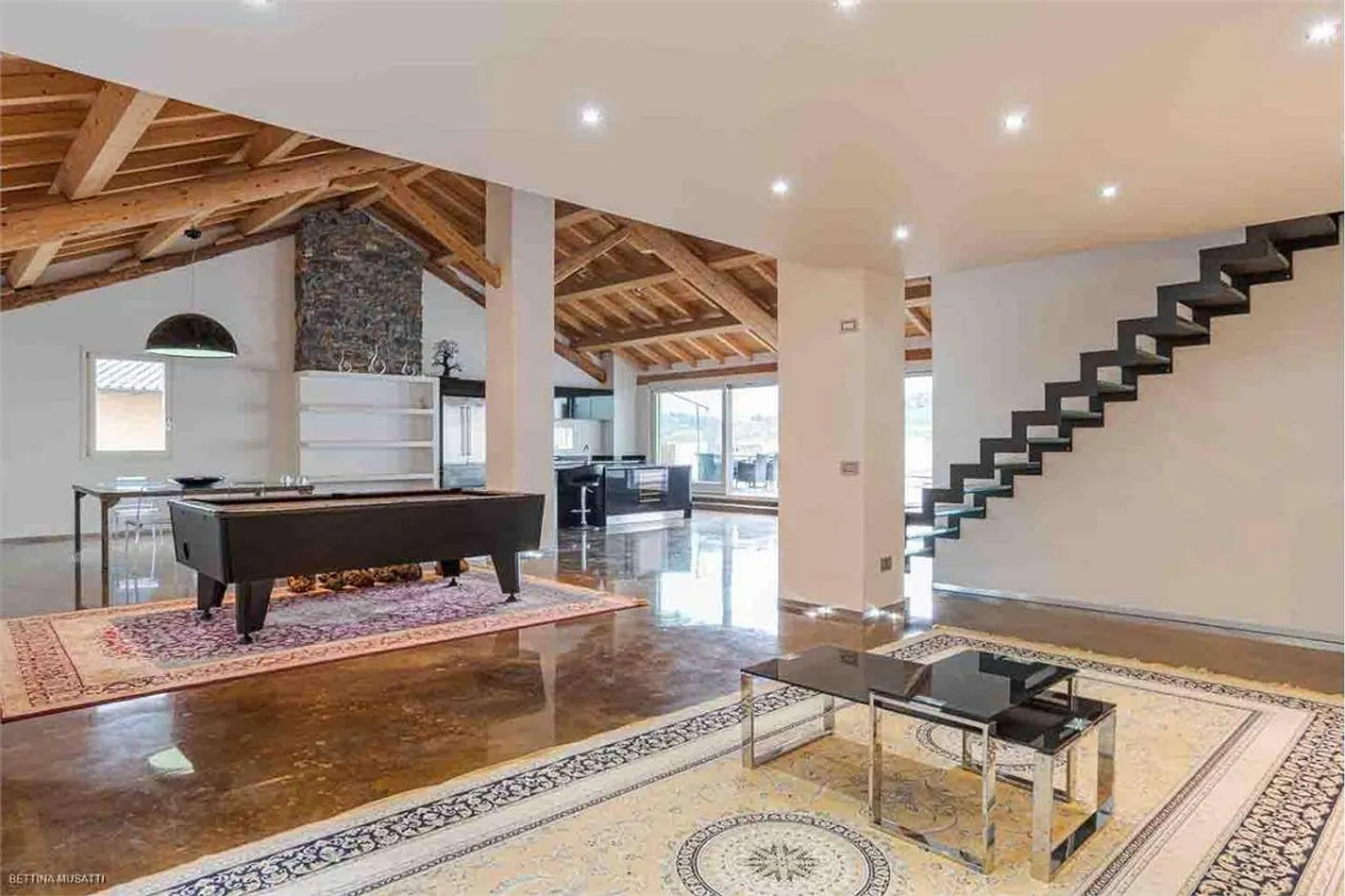 BALERNA | IMMEUBLE ENTIEREMENT RENOVE - EXCELLENTE OPPORTUNITE - Photo 2 sur 11