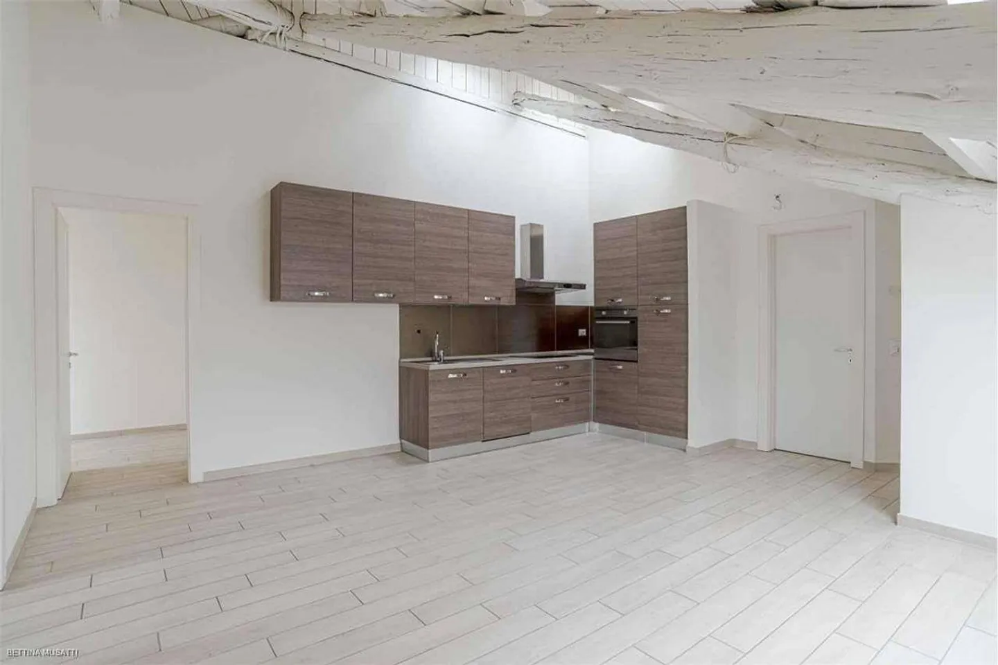 BALERNA | IMMEUBLE ENTIEREMENT RENOVE - EXCELLENTE OPPORTUNITE - Photo 7 sur 11