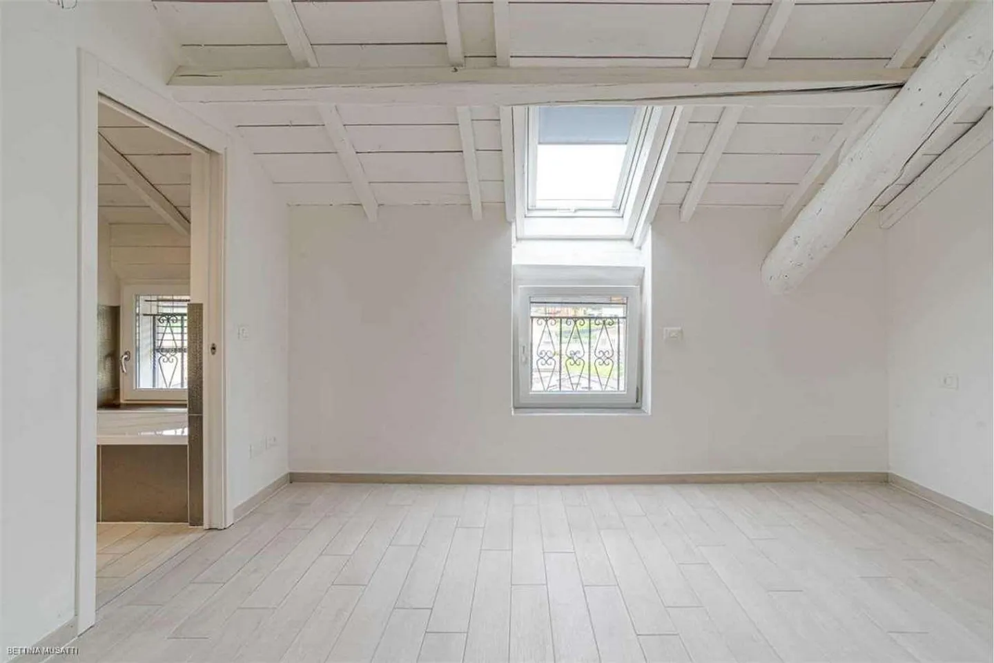 BALERNA | IMMEUBLE ENTIEREMENT RENOVE - EXCELLENTE OPPORTUNITE - Photo 5 sur 11