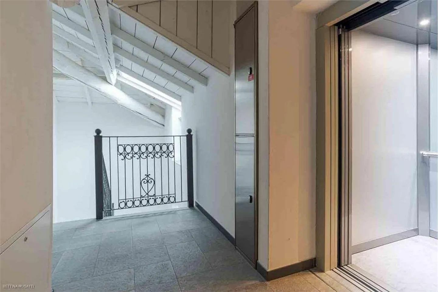 BALERNA | IMMEUBLE ENTIEREMENT RENOVE - EXCELLENTE OPPORTUNITE - Photo 6 sur 11