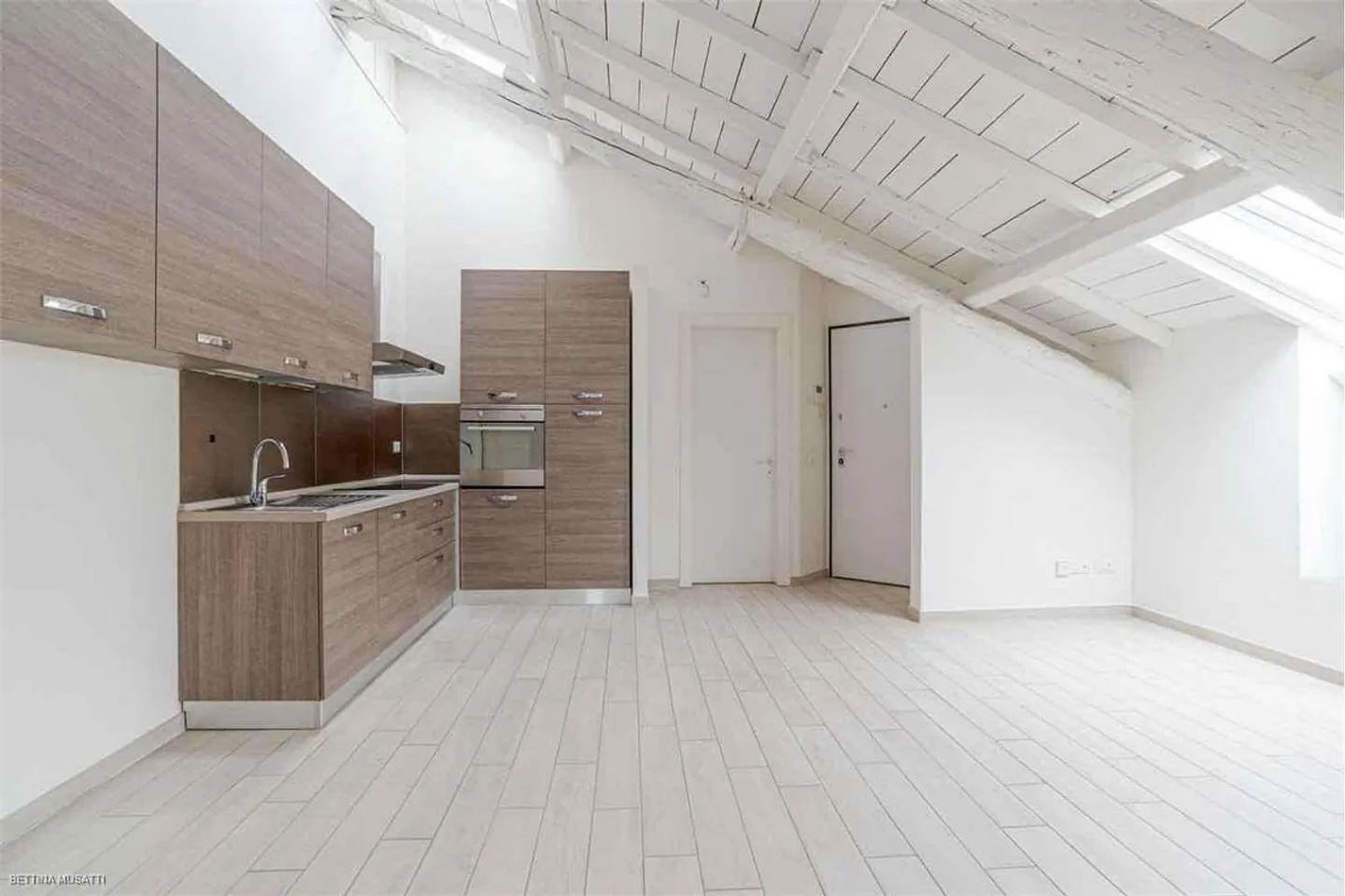 BALERNA | IMMEUBLE ENTIEREMENT RENOVE - EXCELLENTE OPPORTUNITE - Photo 9 sur 11