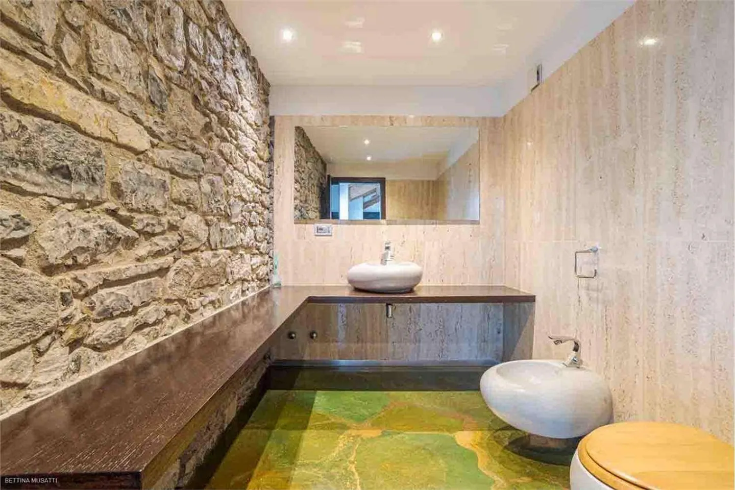 BALERNA | IMMEUBLE ENTIEREMENT RENOVE - EXCELLENTE OPPORTUNITE - Photo 10 sur 11