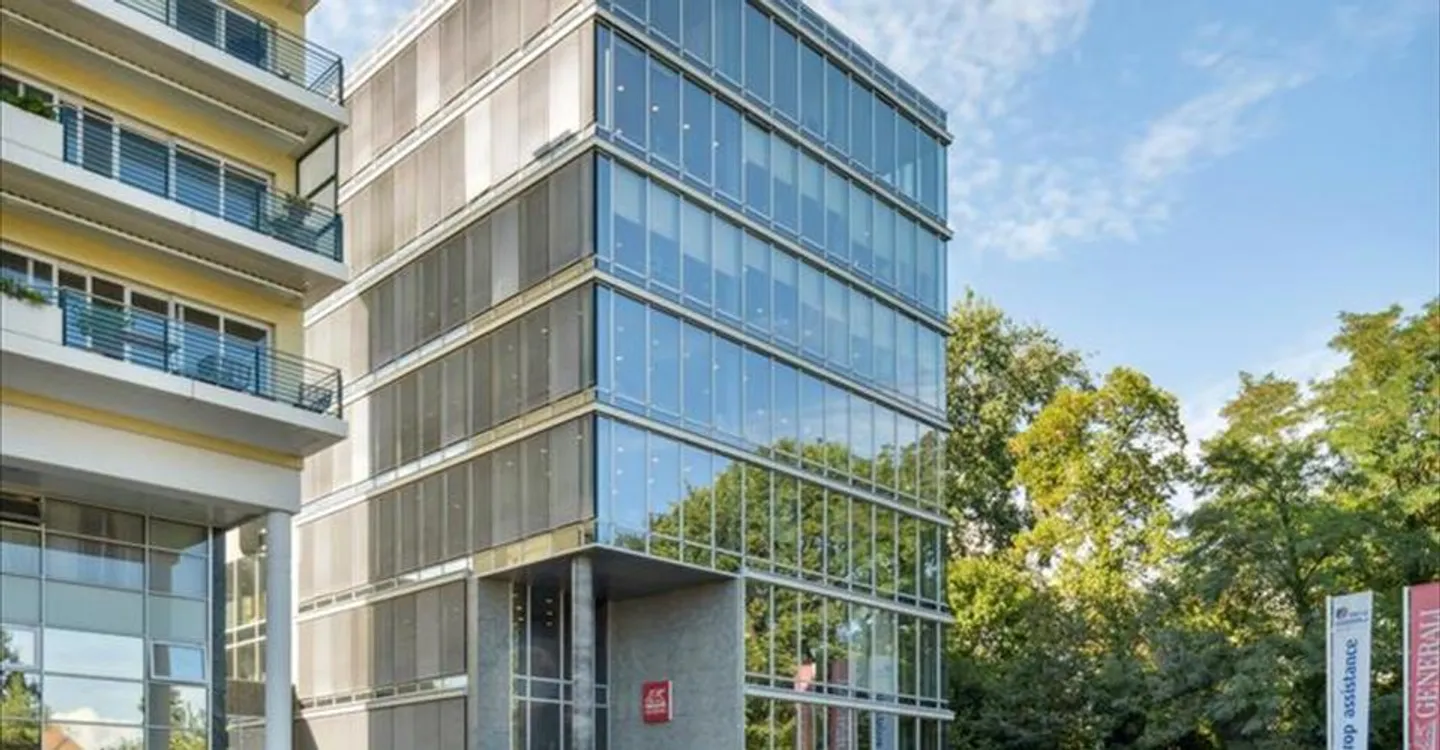 Office space for rent - Photo 7 of 9