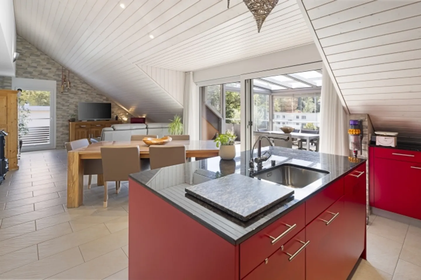 Modern Living Oasis with Large Terrace and Conservatory - Photo 2 of 13