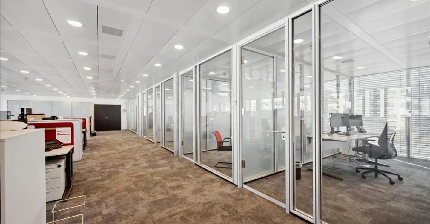 Office space for rent - Photo 5 of 9